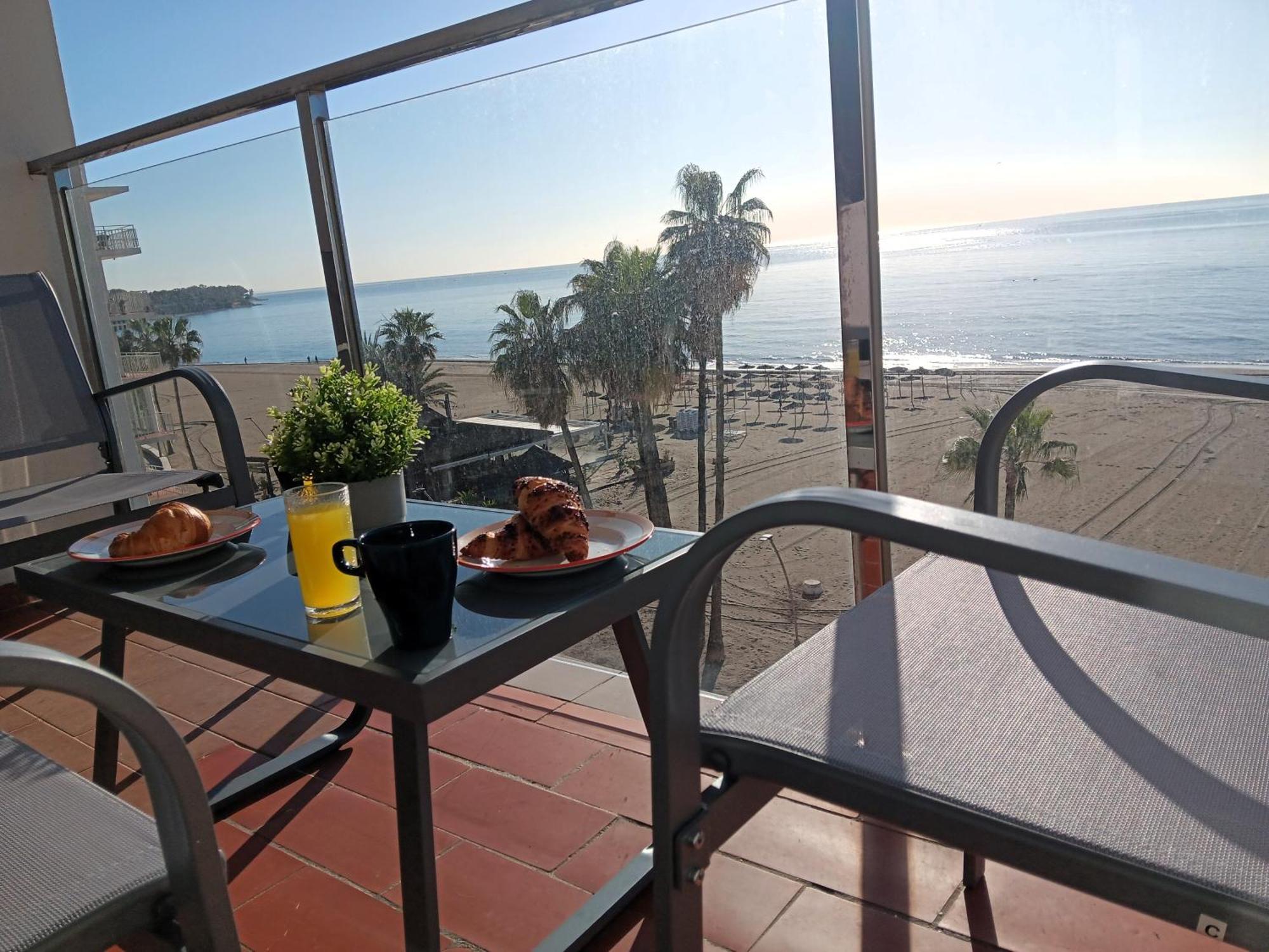 Iberia Playa * Estepona