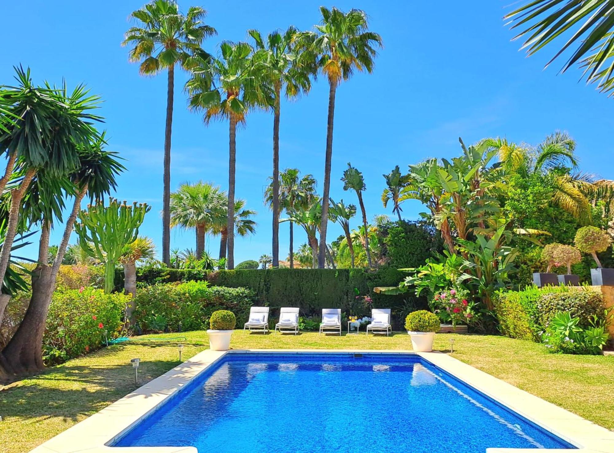 Villa Noctua Luxury Paraiso 001 *