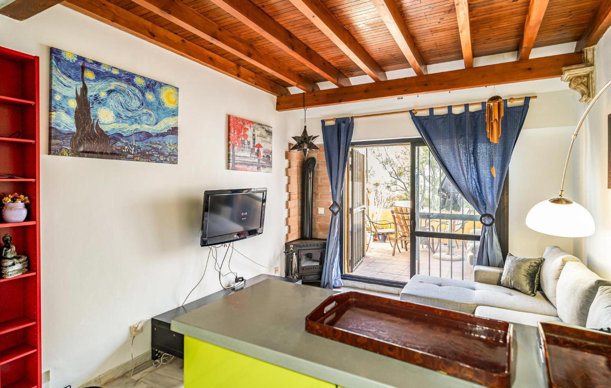 1 Bedroom Lovely In Apartamento