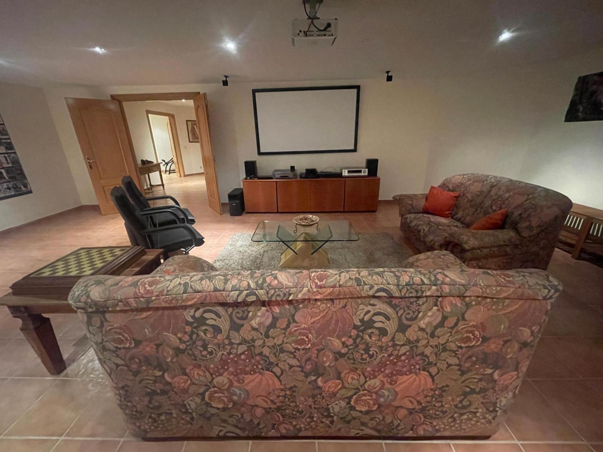 Tinajas Villa *