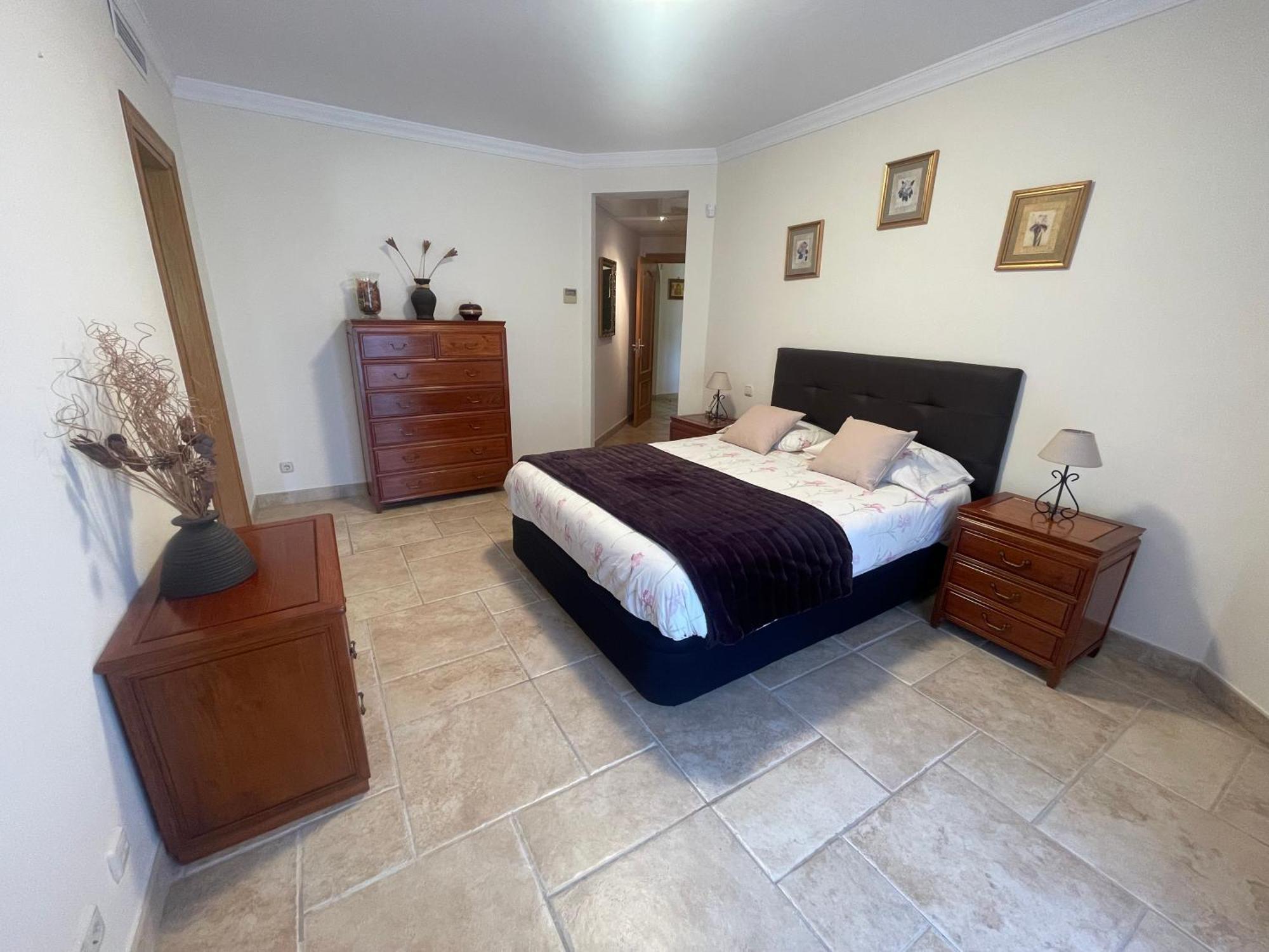 Tinajas Villa *