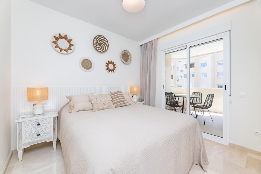 Apartment Newly Renovated, Sea View + Walk To Rdr381