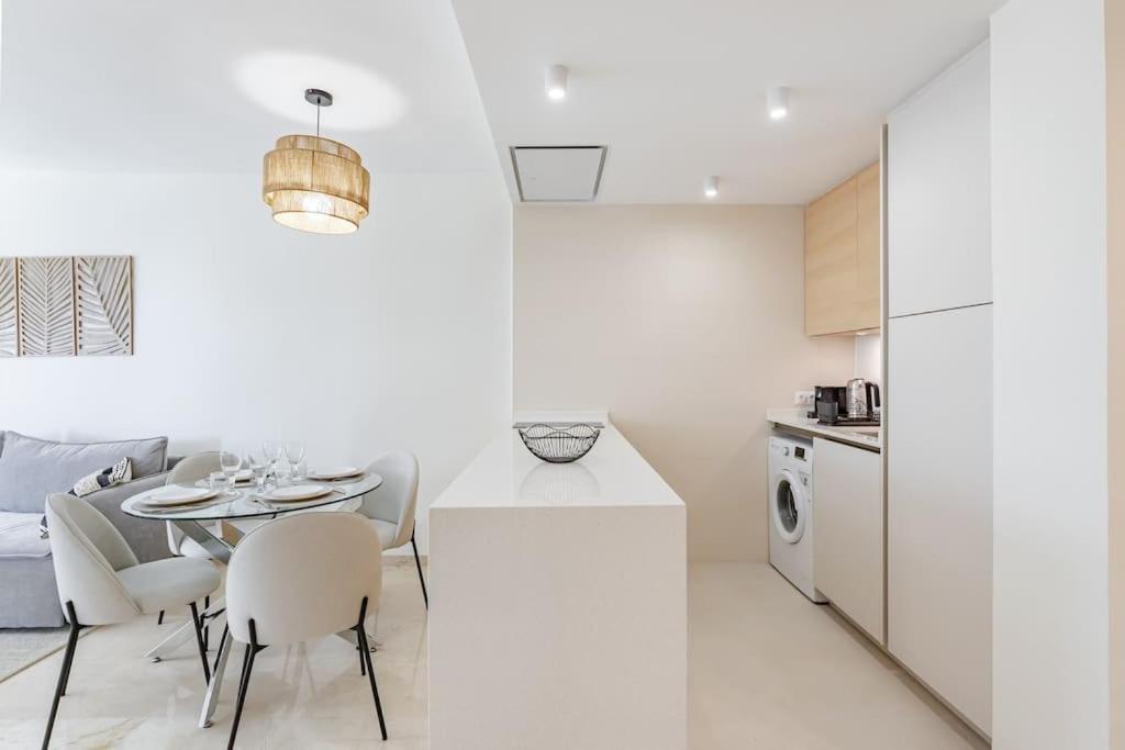 Newly Renovated, Sea View + Walk To Rdr381 * Estepona
