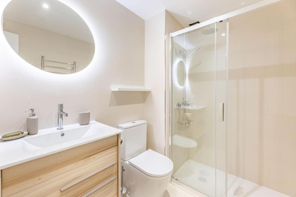Newly Renovated, Sea View + Walk To Rdr381 Apartment