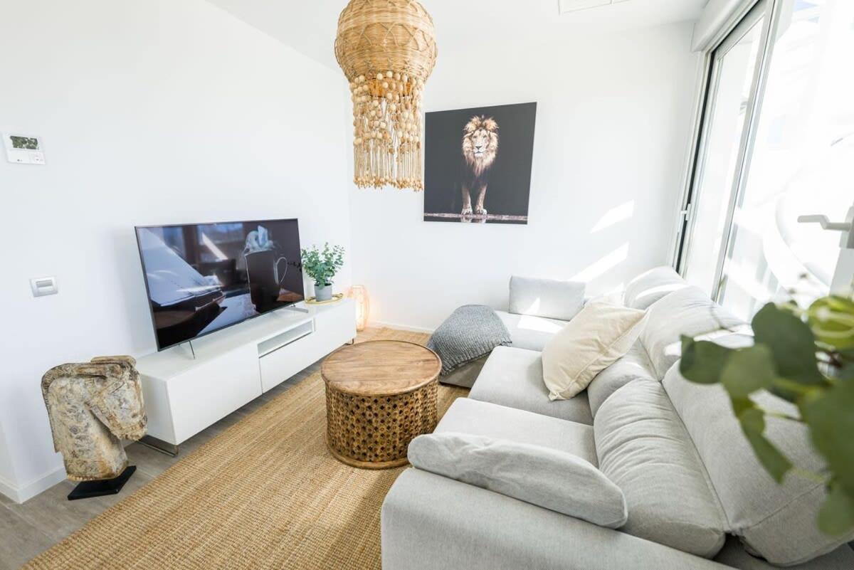 Holiday home Contemporary Penthouse Sunset + Sea View Parking *