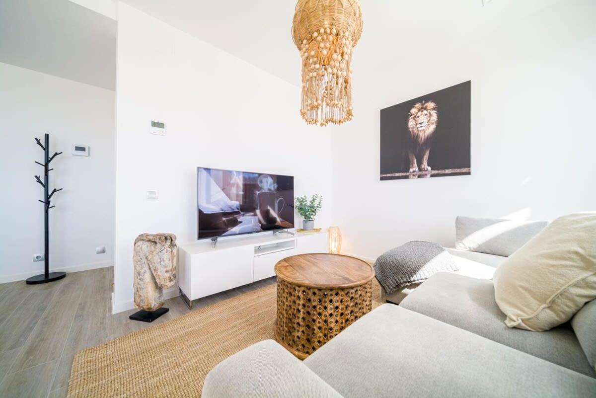Holiday home Contemporary Penthouse Sunset + Sea View Parking