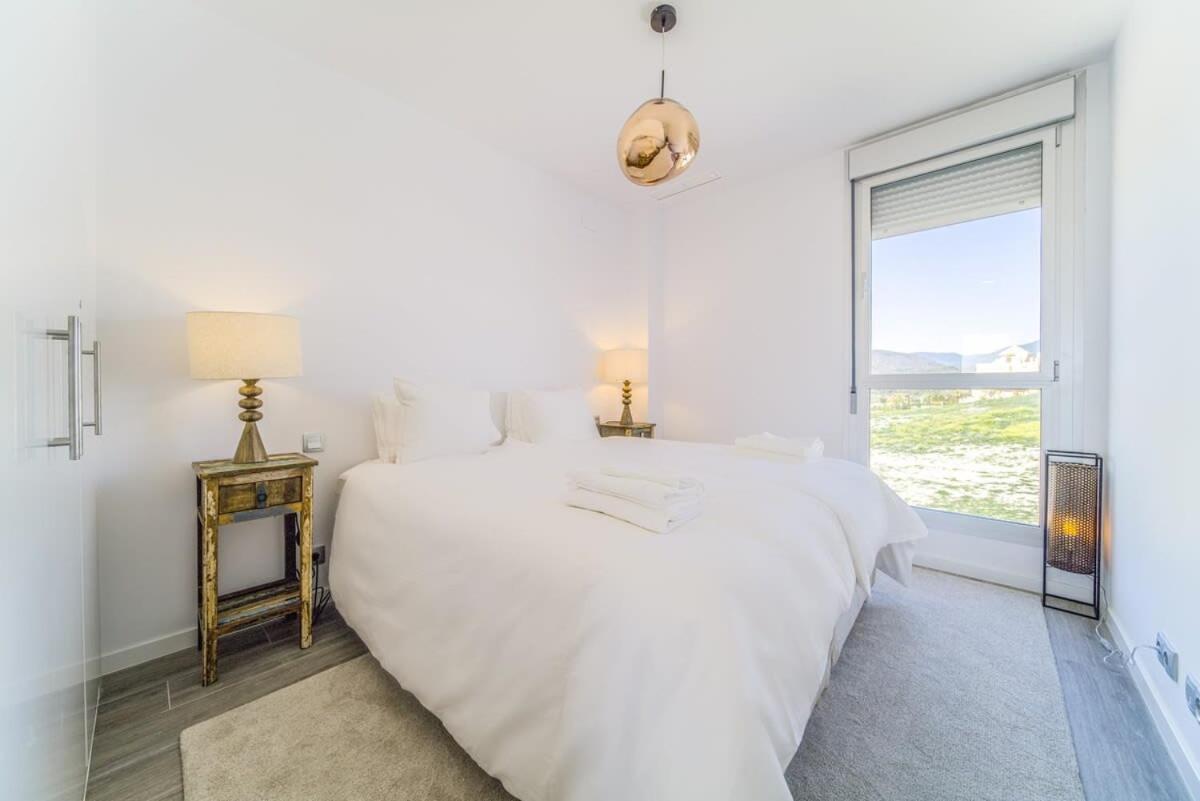Contemporary Penthouse Sunset + Sea View Parking Holiday home Estepona