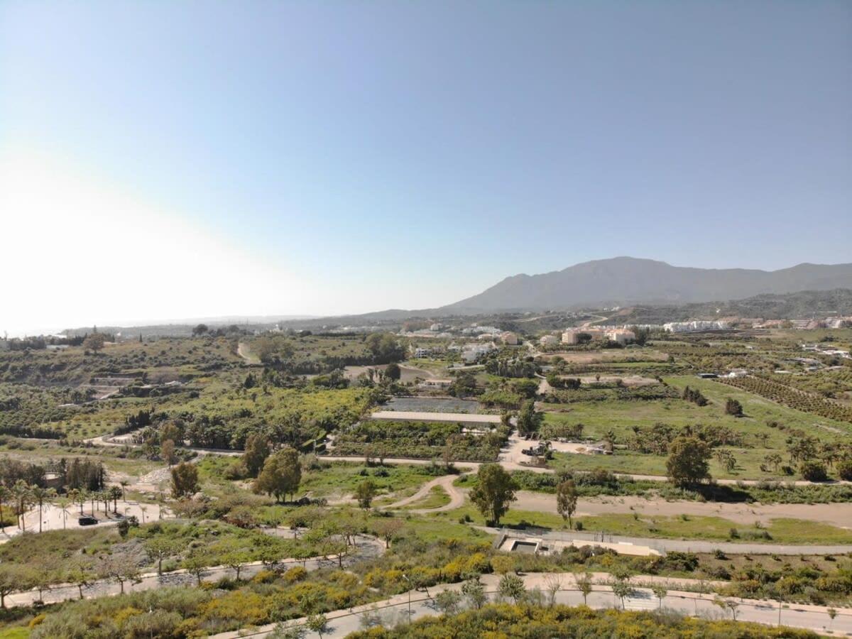 Contemporary Penthouse Sunset + Sea View Parking Estepona