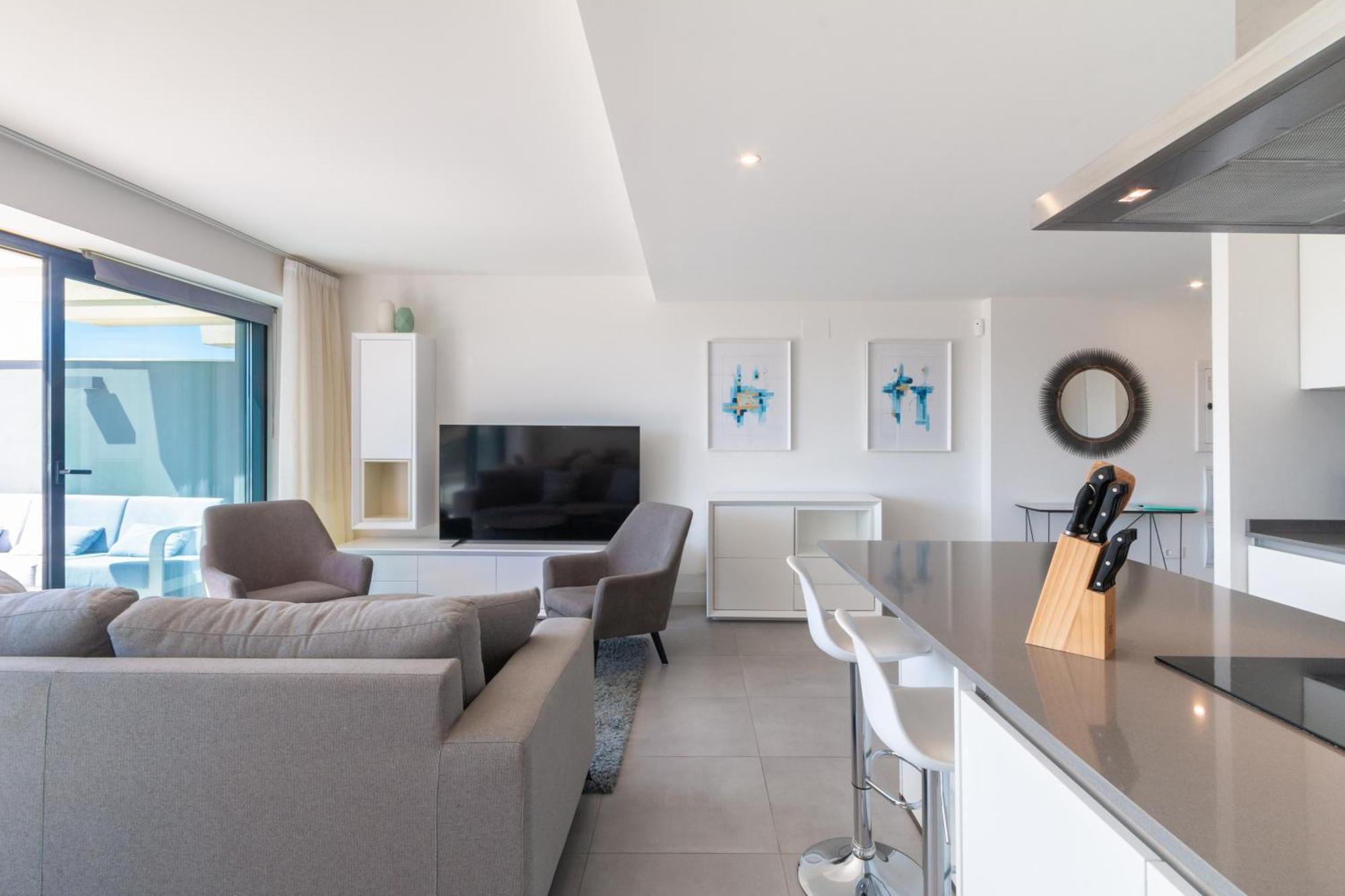 Oasis 325 First Floor Apartment Estepona