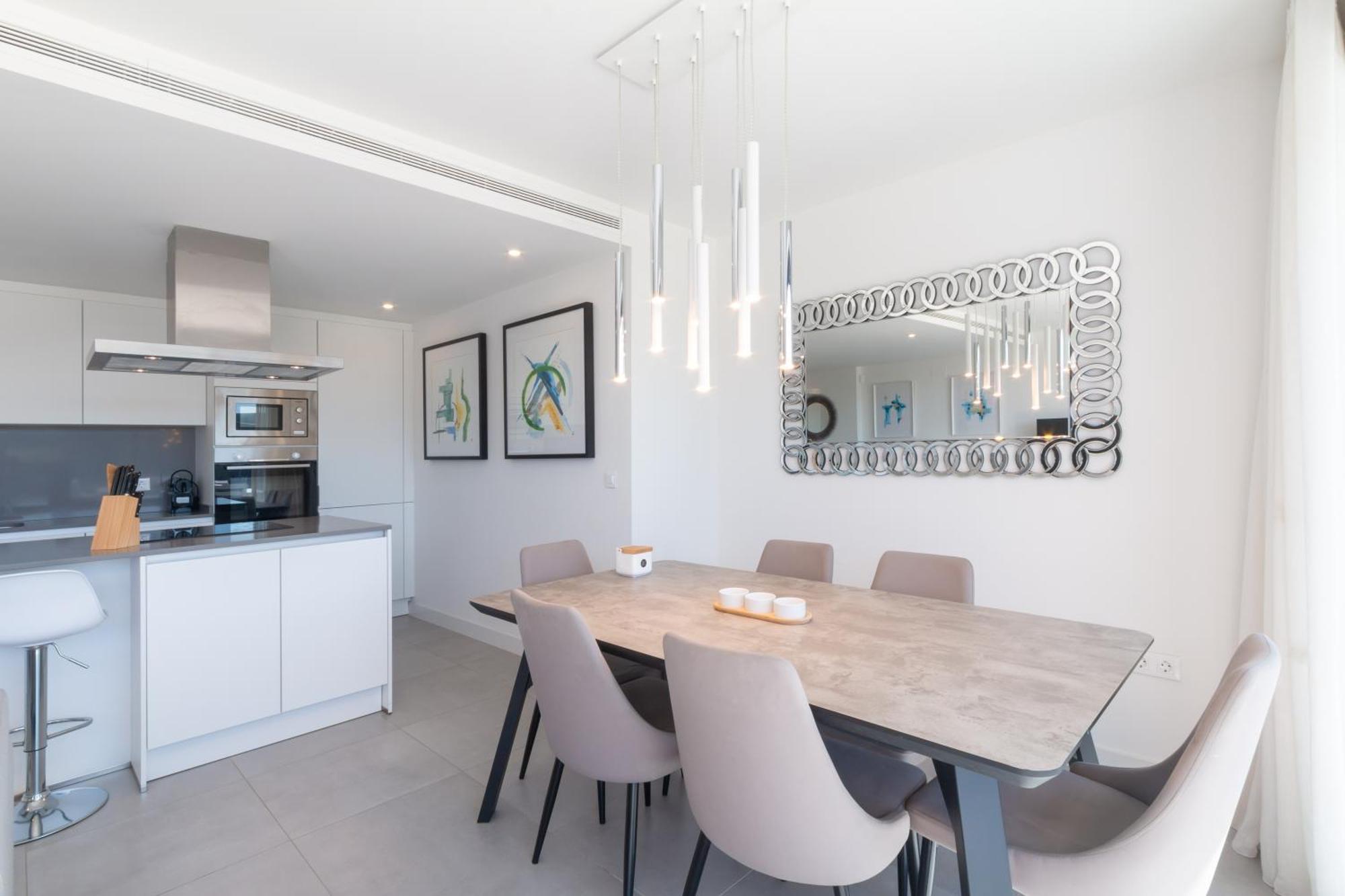 Oasis 325 First Floor Apartment Estepona