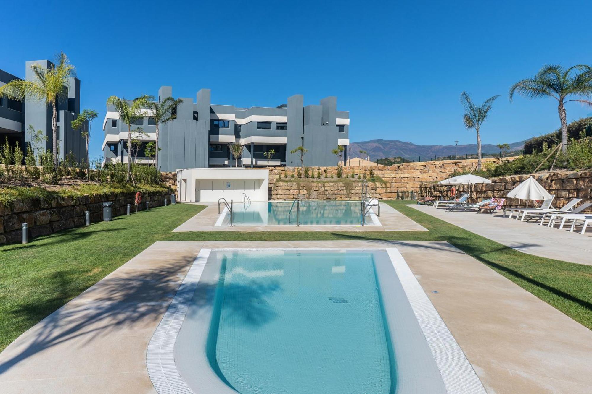 Oasis 325 First Floor * Estepona