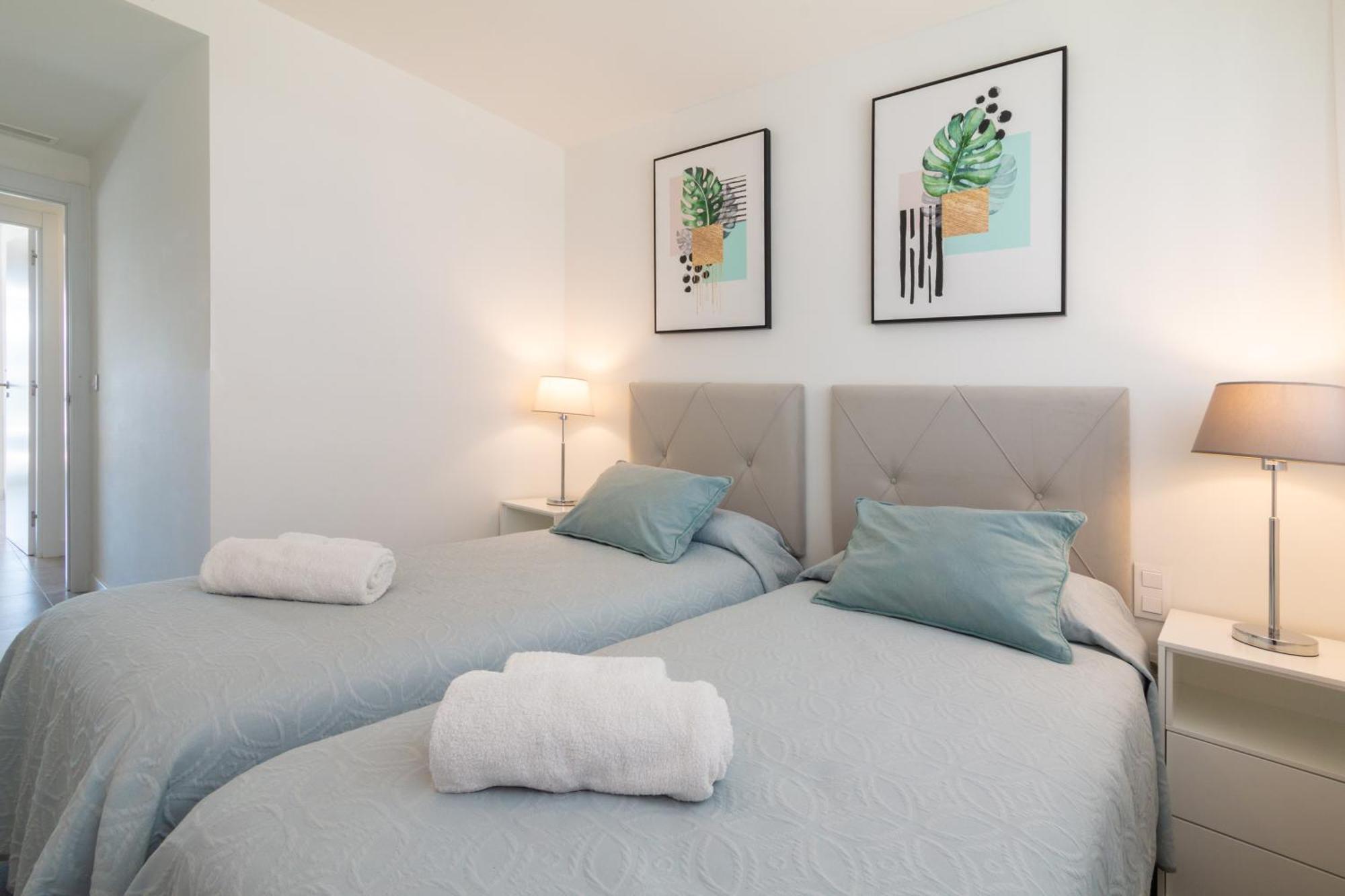 Oasis 325 First Floor * Estepona
