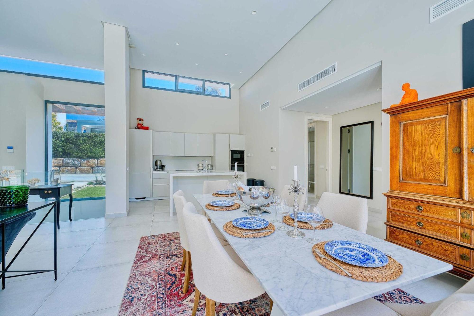 2223 Modern Design Pool Villa *