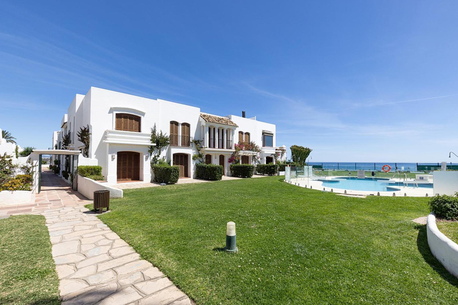 Apartment Beachfront Townhouse By The Sea @ Villacana Playa! Estepona