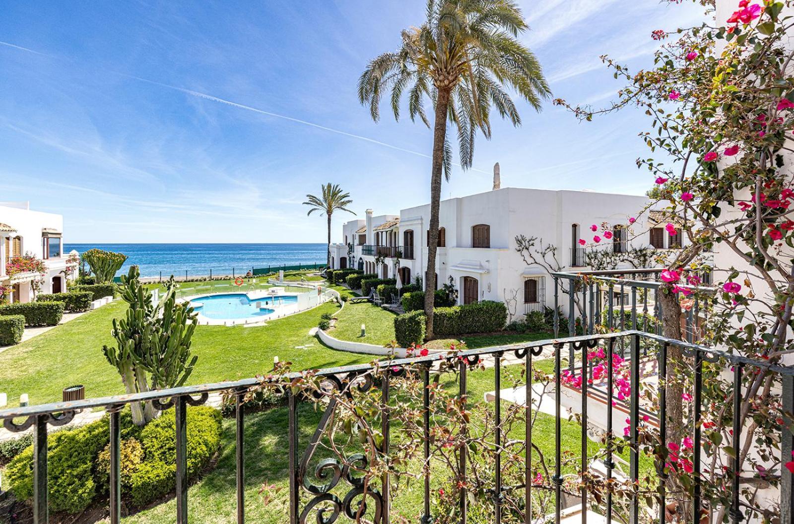 Apartment Beachfront Townhouse By The Sea @ Villacana Playa!
