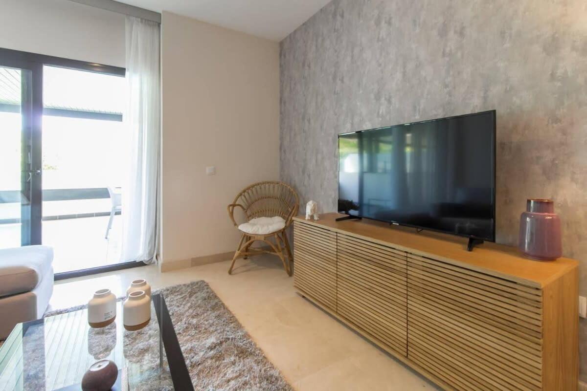 Luxury Pools Tennis Wifi Marbella Apartment