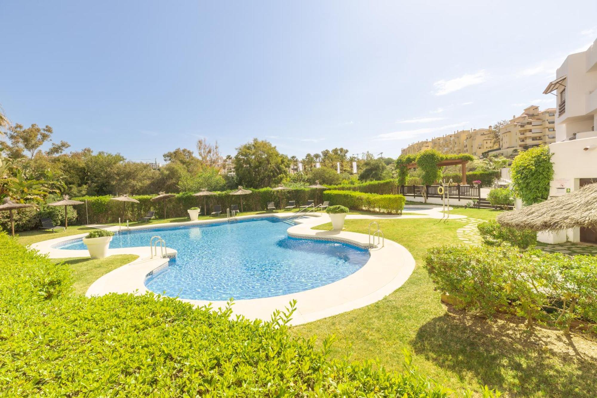 Apartment Full With Private Pool Estepona
