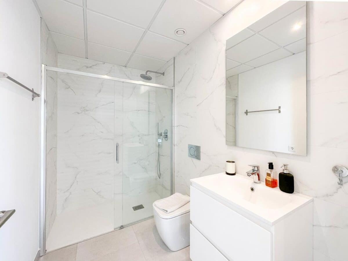 Apartment Rooftop Jacuzzi Pools Modern Wifi Townhouse *