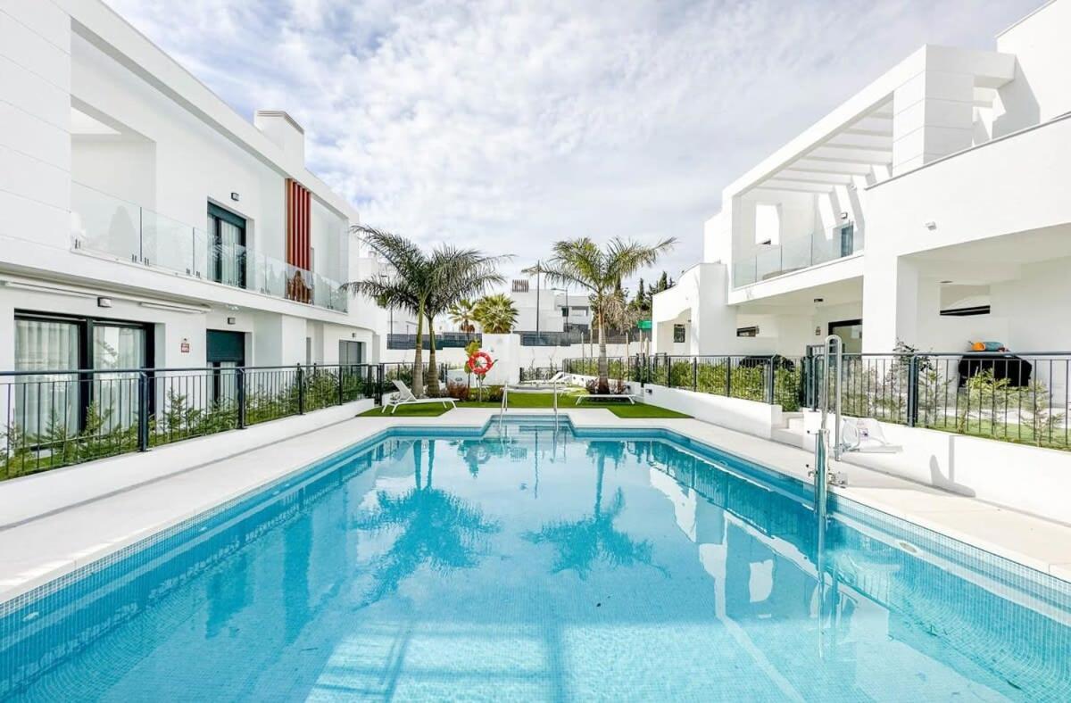 Apartment Rooftop Jacuzzi Pools Modern Wifi Townhouse