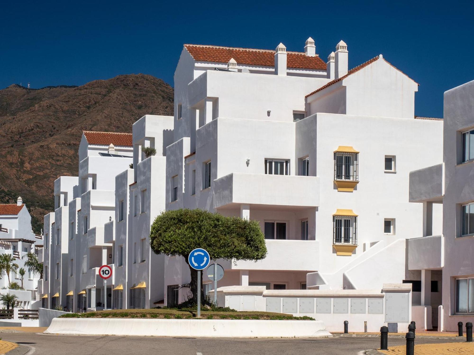 2275-superb New On Valle Romano, Golf View Estepona