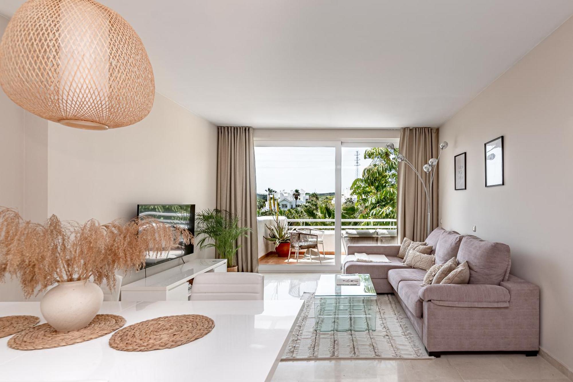 Paradise Lagoon Alcazaba By Hostlovers