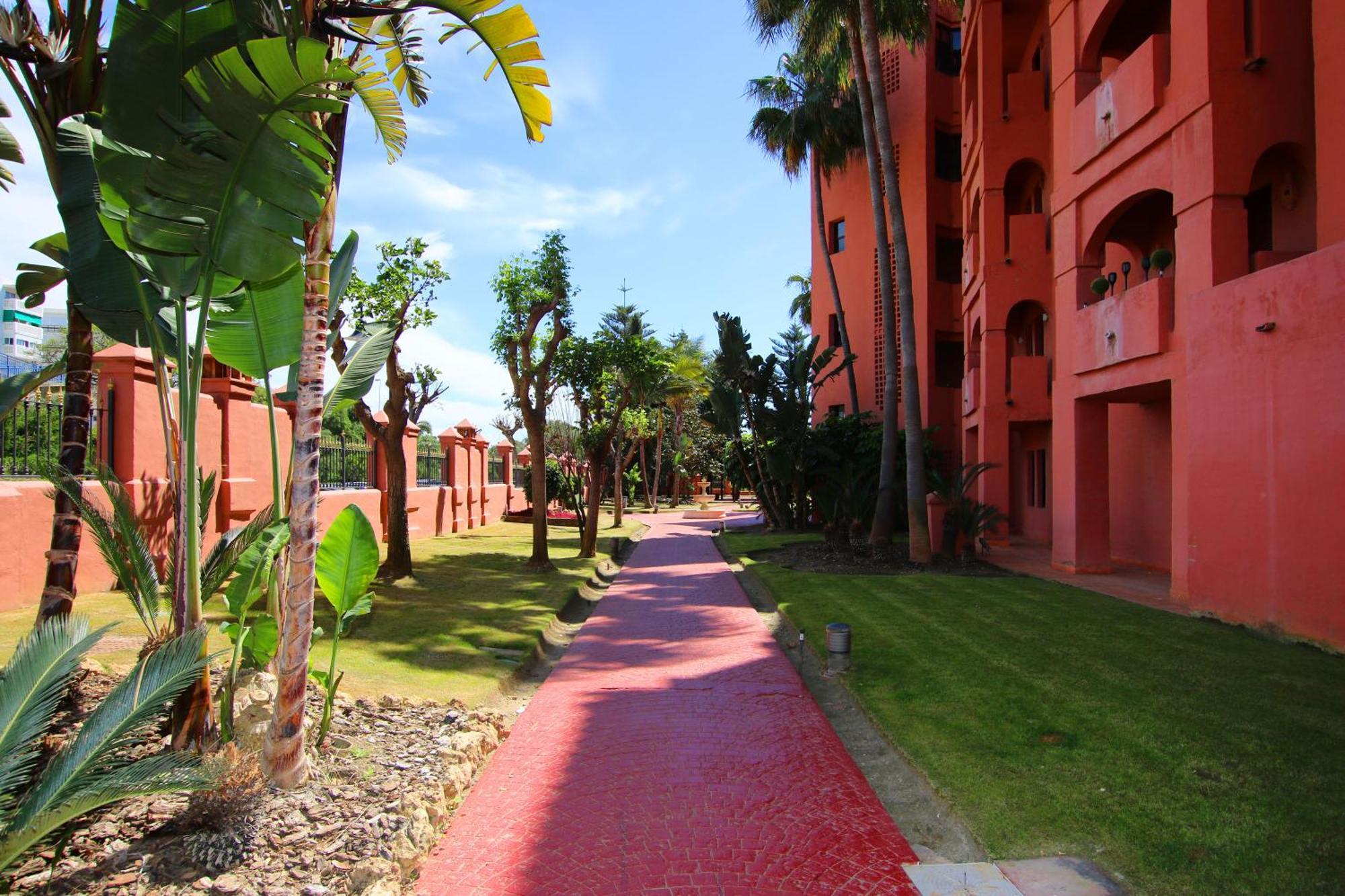 Appartement Luxury 3 Bed Duplex Penthouse, 3 Mins Walk To The Estepona
