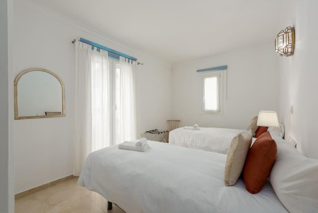 Apartment Lovely Benavista Walk To Rdr361 Estepona