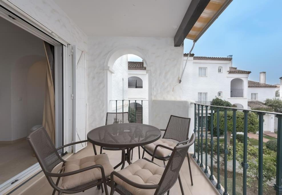 Lovely Benavista Walk To Rdr361 Estepona