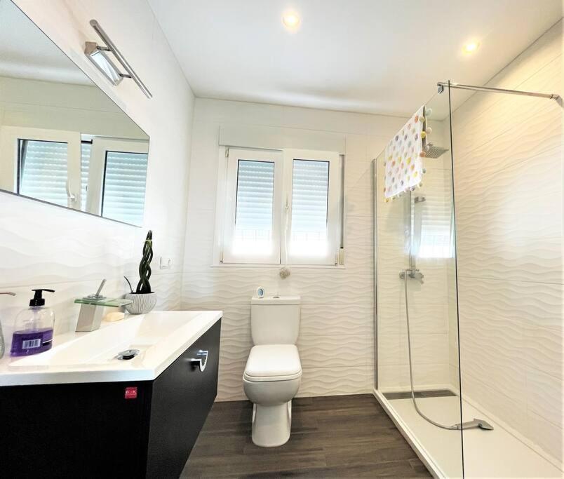 Villa Cortes - 20 Minutes From Puerto Banus Estepona