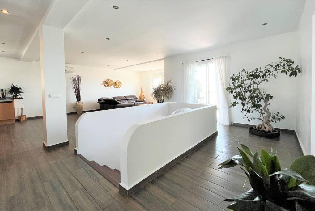 Villa Cortes - 20 Minutes From Puerto Banus
