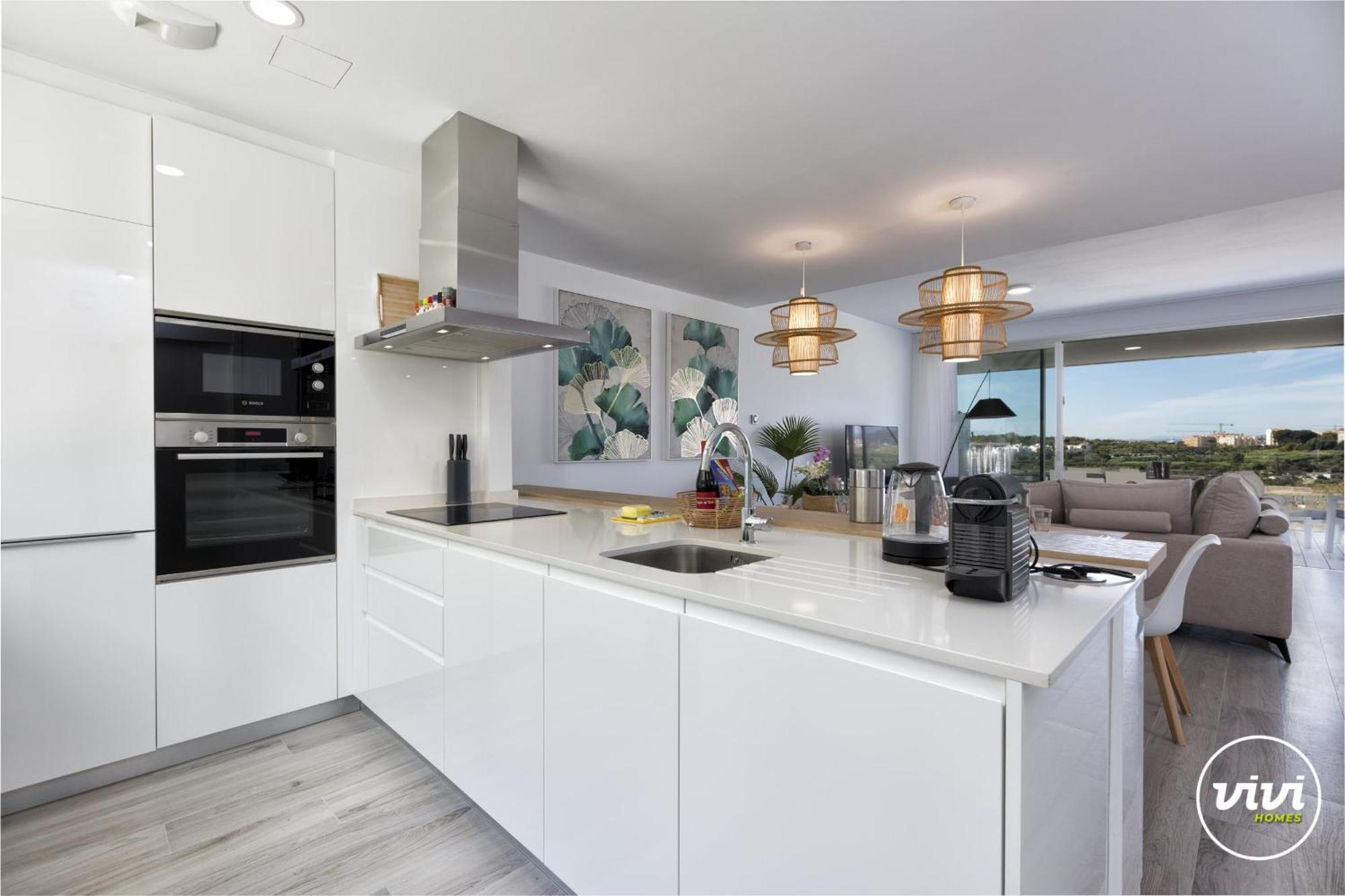 Vivi Homes - Sonrisa Pool, Terrace, Golf & Estepona