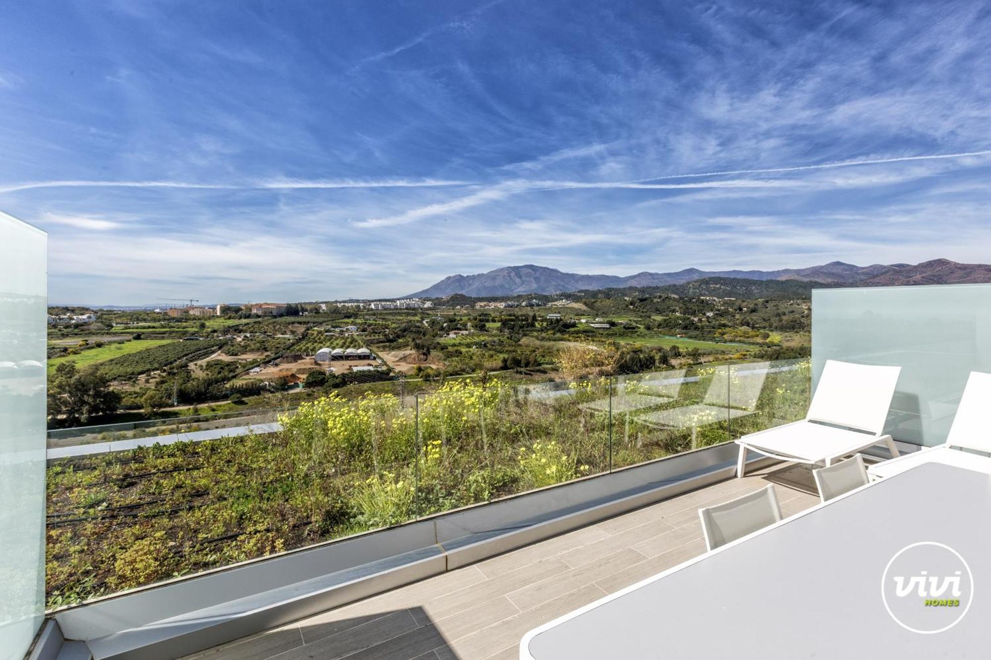 Vivi Homes - Sonrisa Pool, Terrace, Golf & Estepona