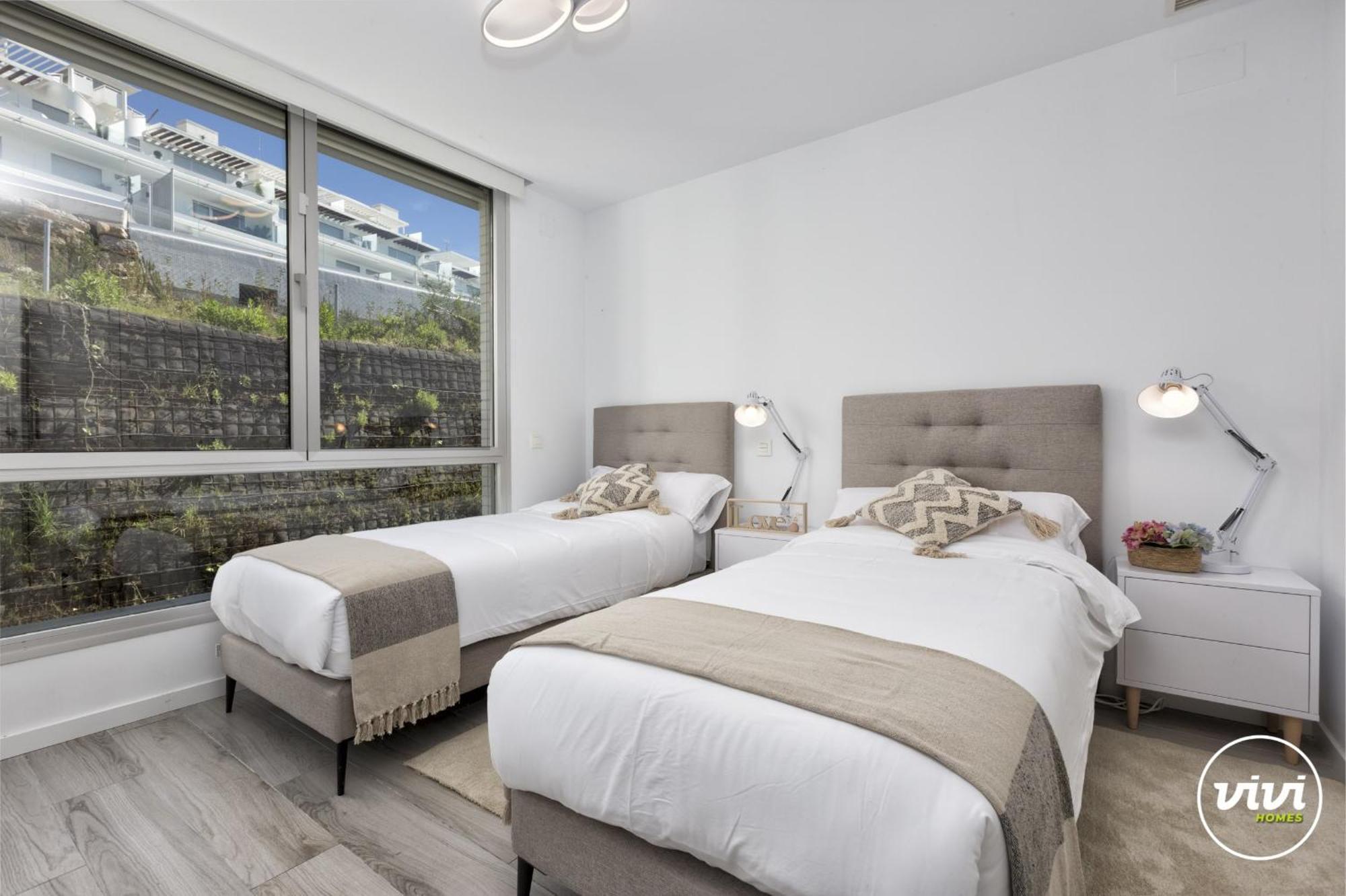 Vivi Homes - Sonrisa Pool, Terrace, Golf & Estepona