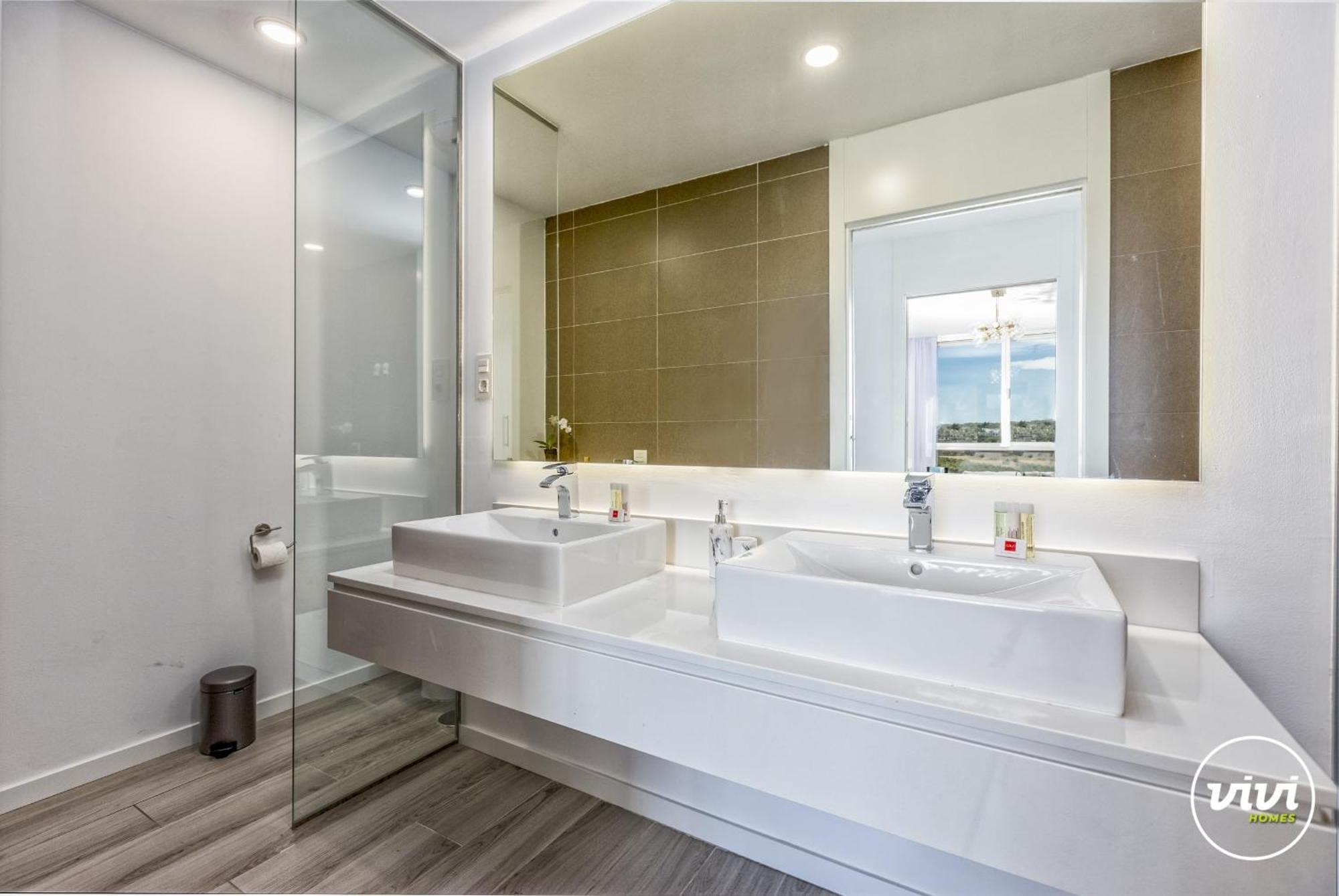 Vivi Homes - Lima Pool, Sunny Terrace &