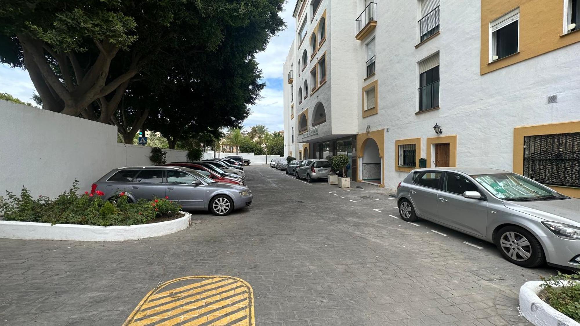 The Pearl Of Pinacho - Front & Swimming Pool Apartment Estepona