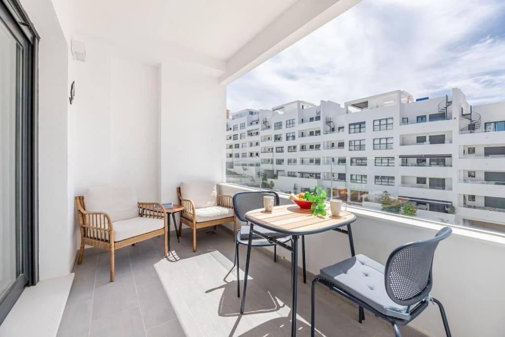 New Chic Walk To Rdr387 Apartment