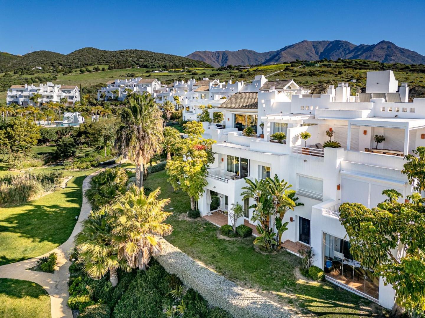 Paradise Lagoon Alcazaba By Hostlovers * Estepona
