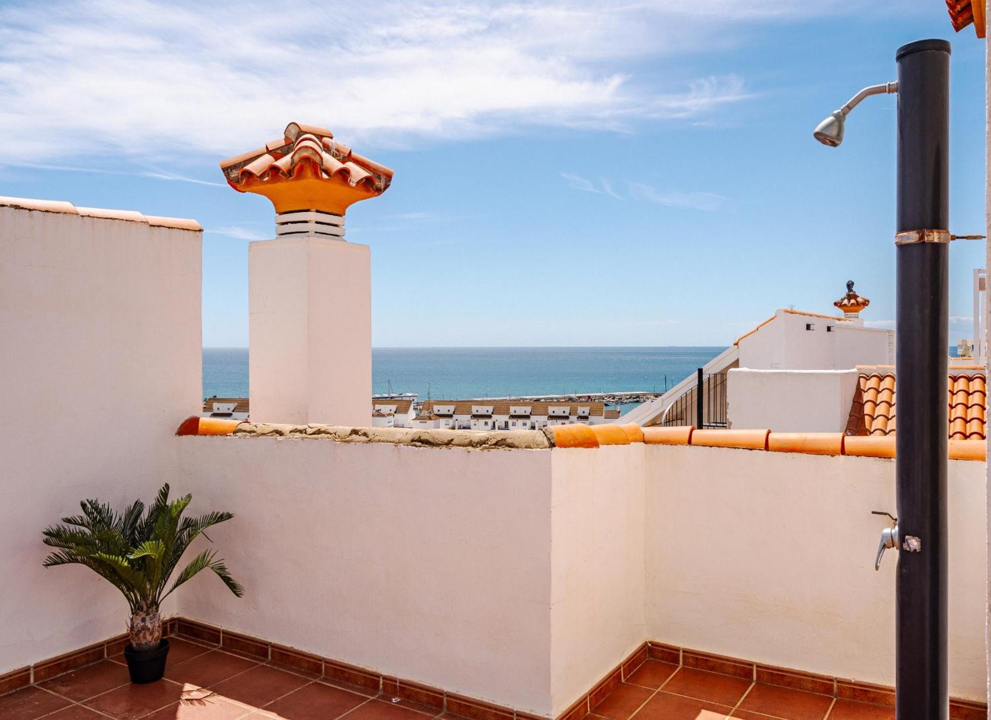 Apartment 34 Rooftop Sea Views *