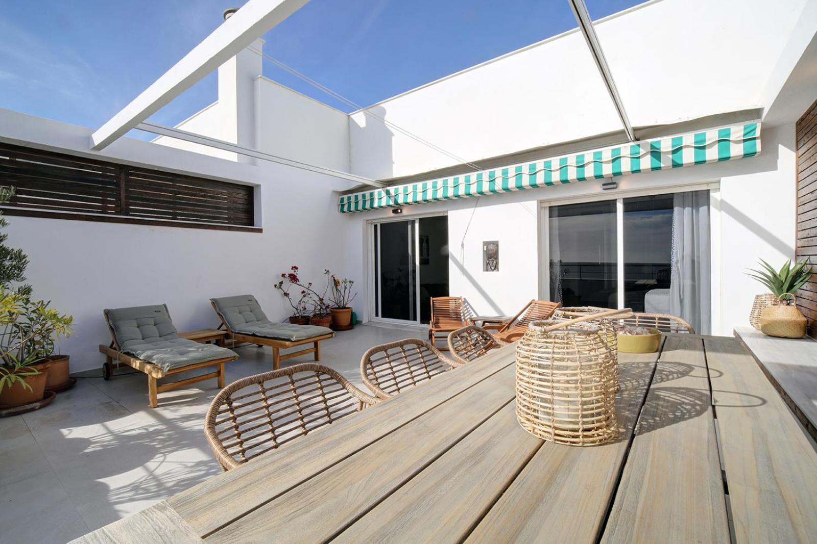 Jacaranda - Big Terrace & Swimming Pool Apartment