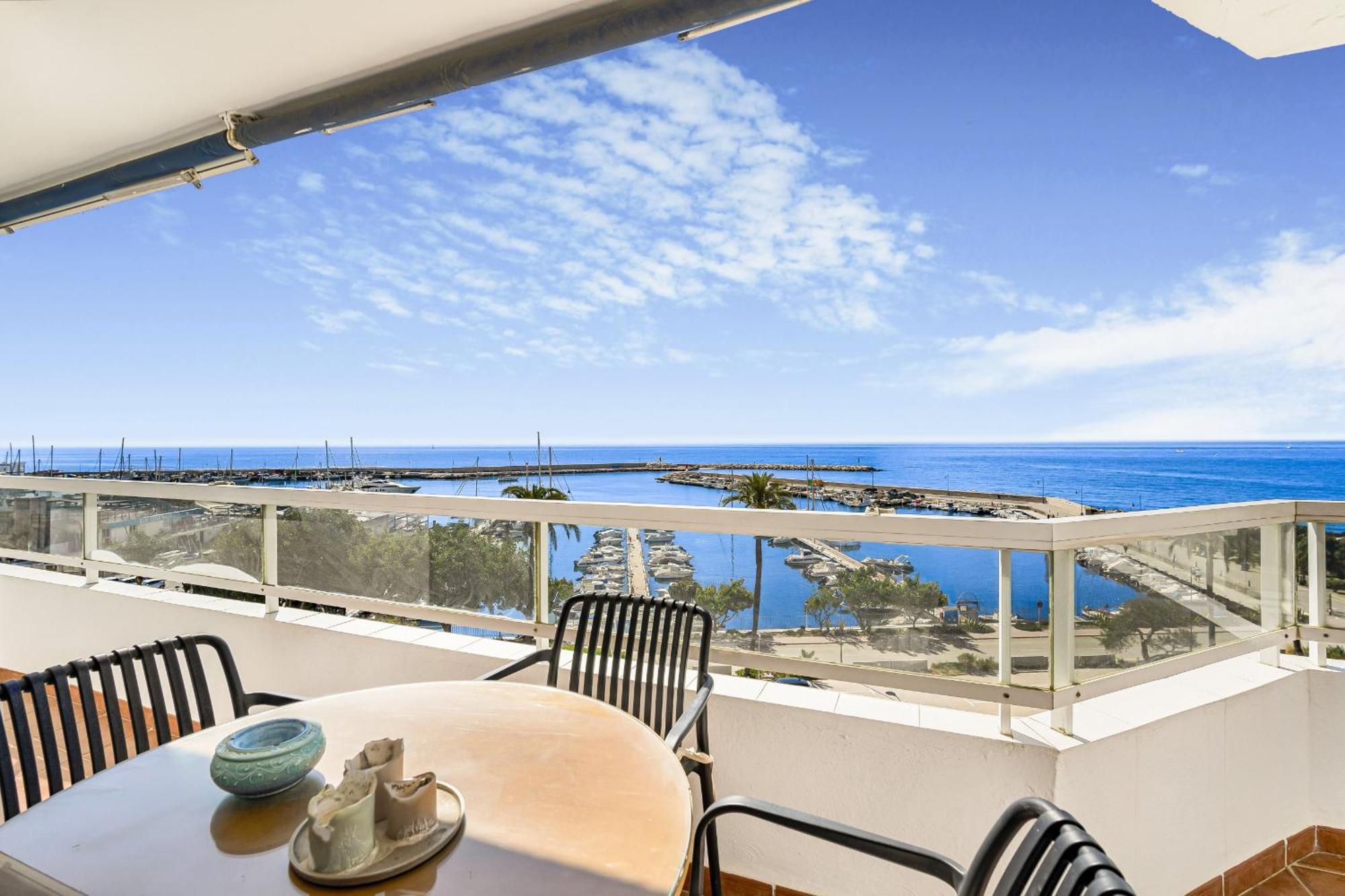 Harbour Sea Front Apartment *