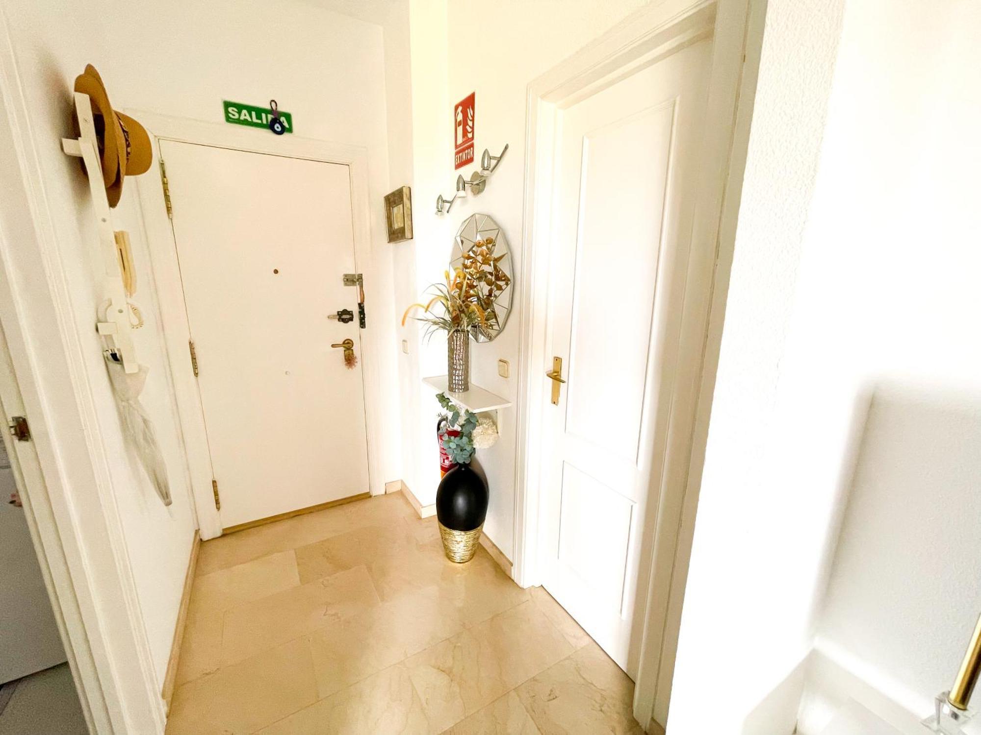 Modern With Terrace - 2 Min From The Apartment
