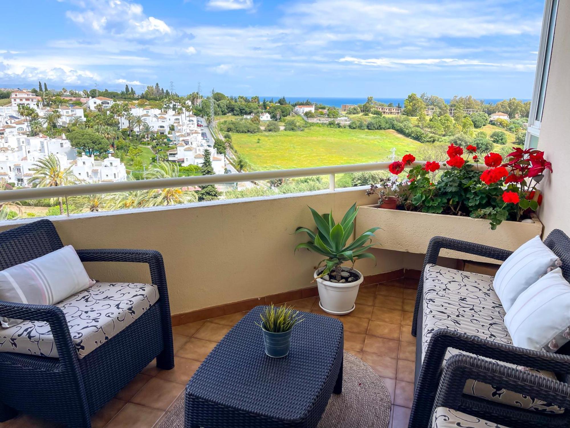 Modern With Terrace - 2 Min From The Apartment