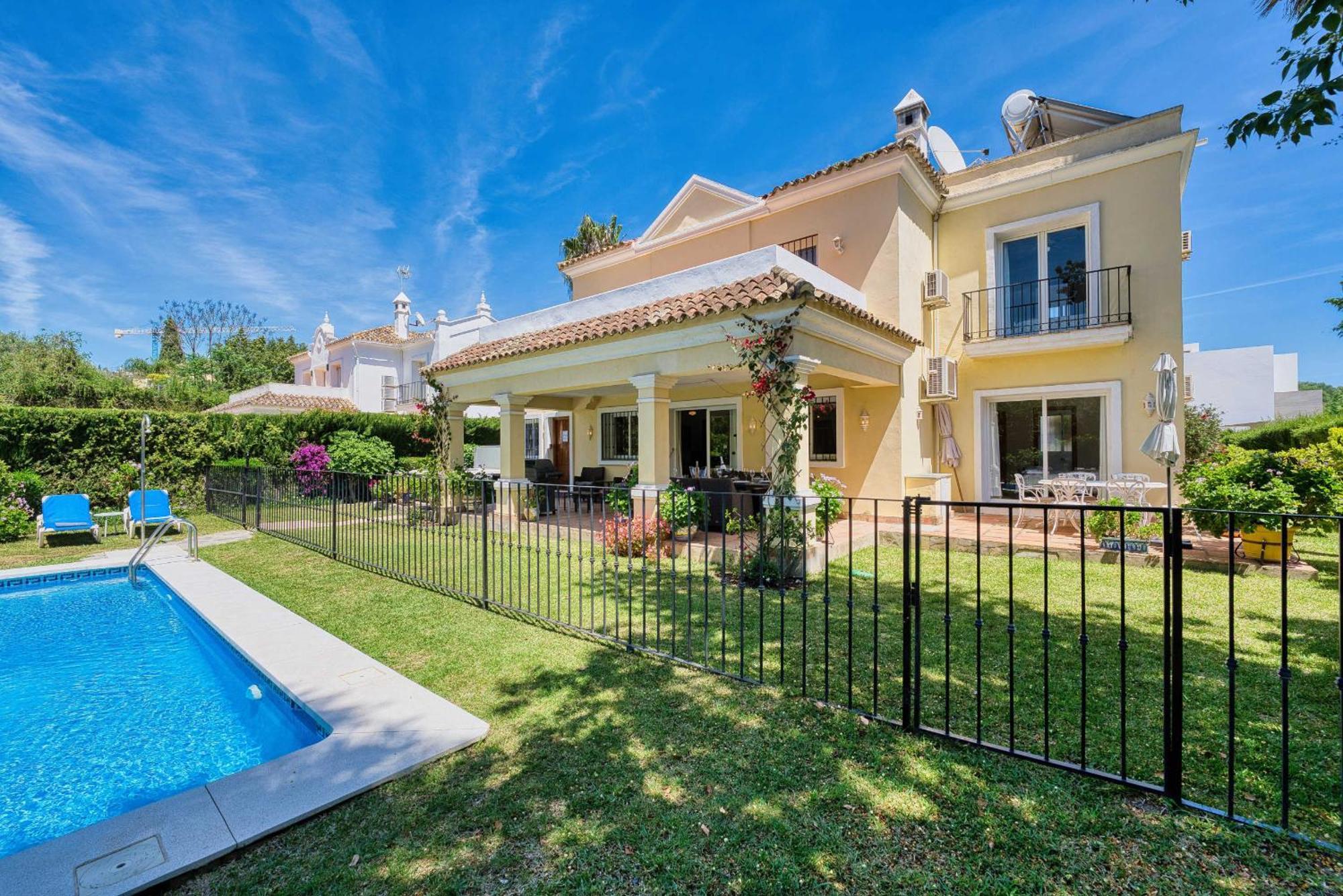 1106 Marbella Large Family *