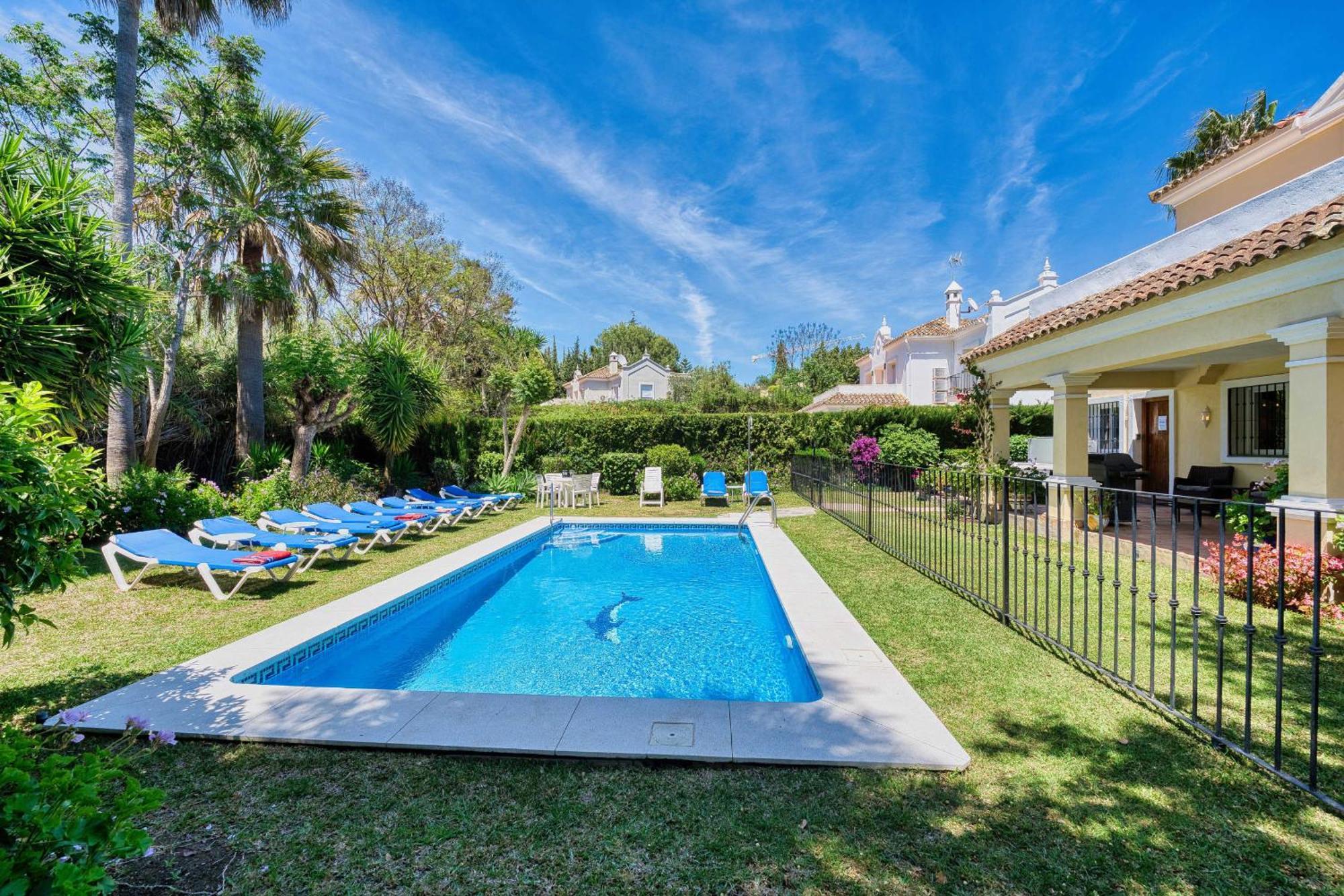 1106 Marbella Large Family Pousada
