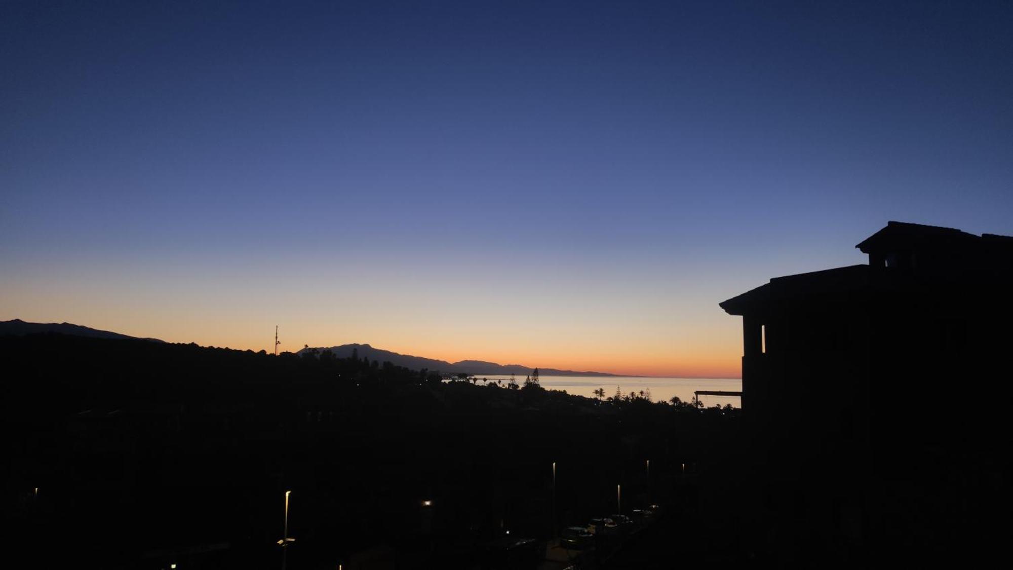 Appartement Duplex Penthouse In Estepona- Mountain And Sea Views