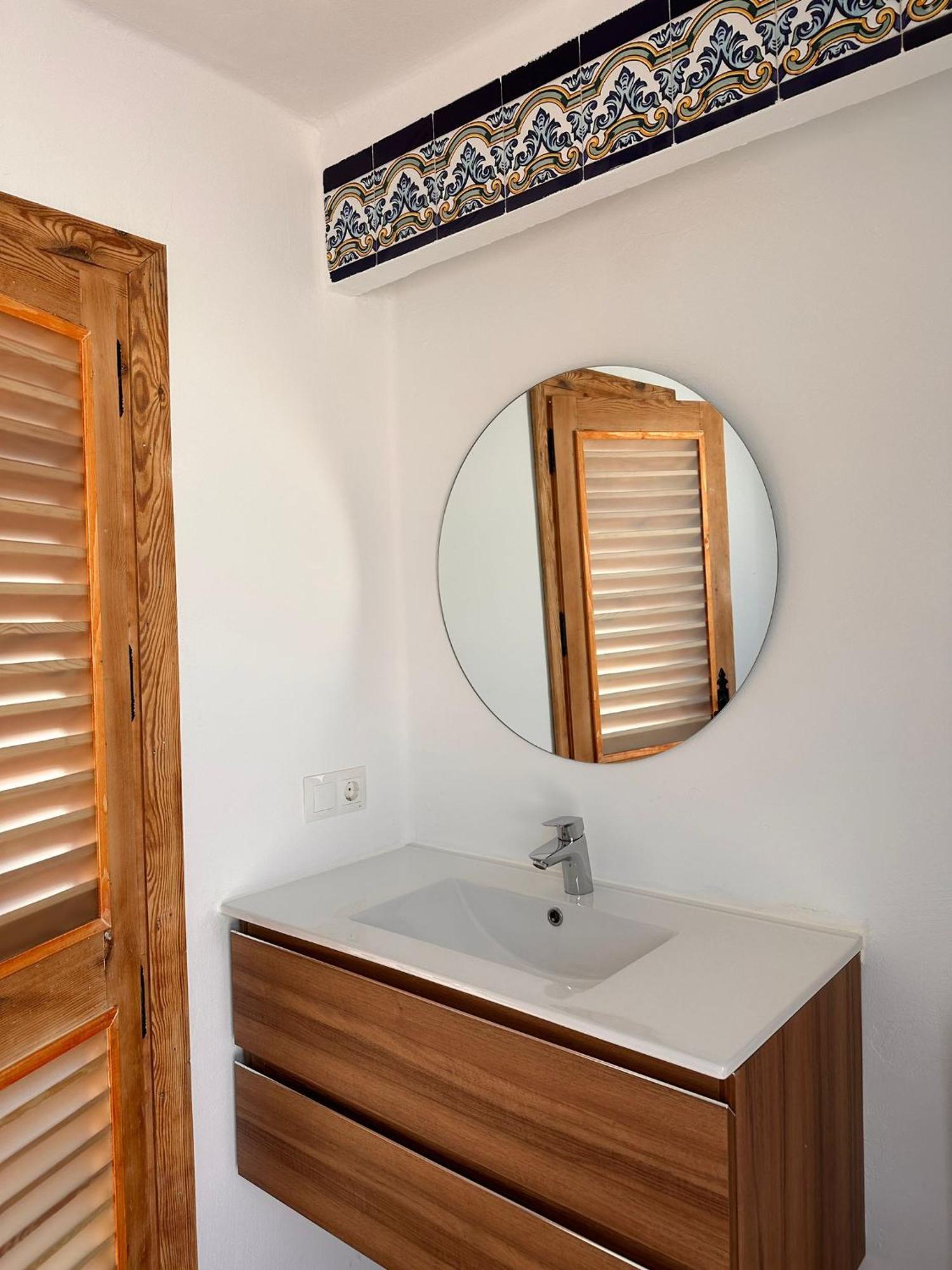 - Primera Linea De Playa Y Solarium Jo3 Estepona