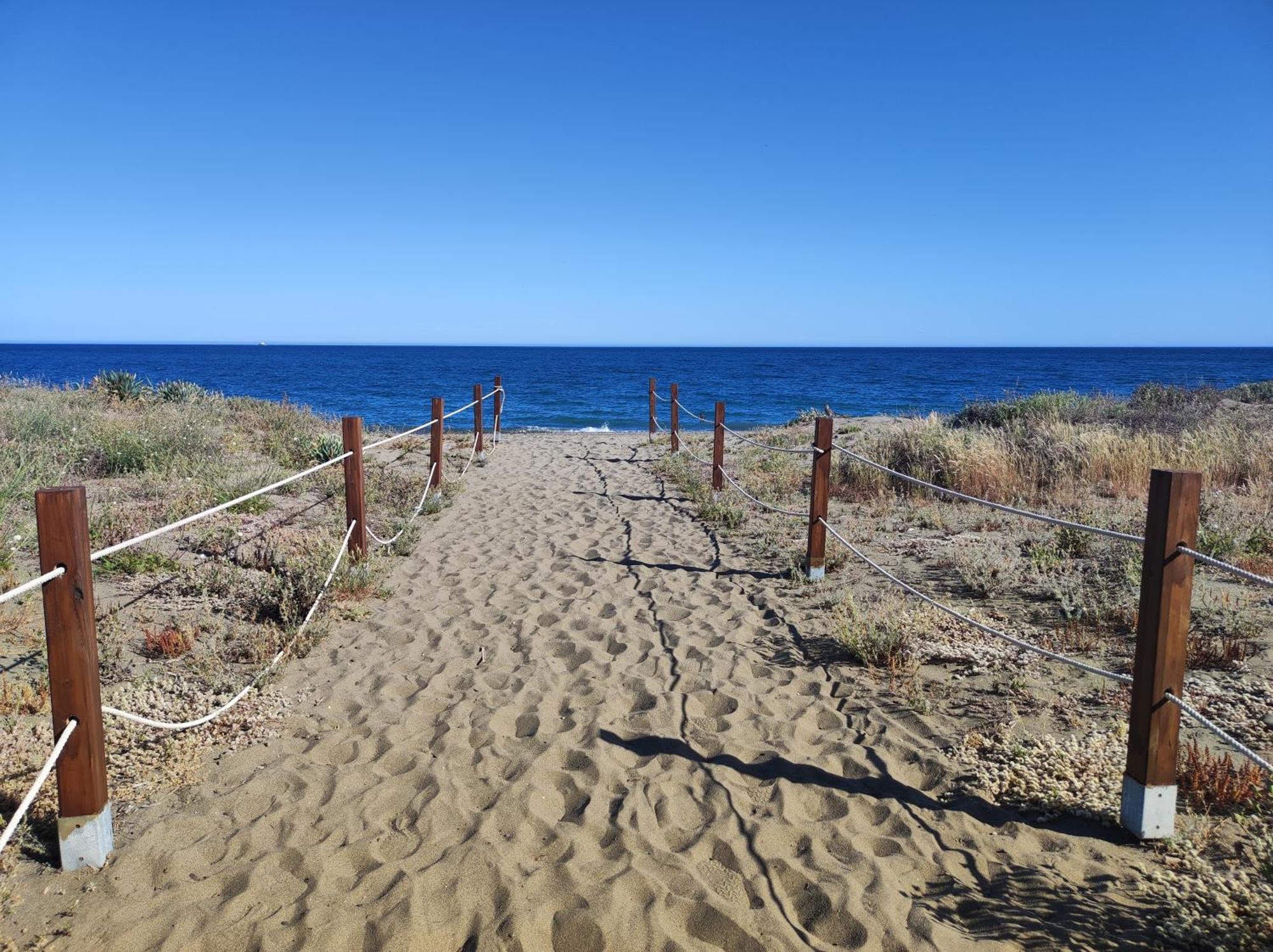 Apartment Costalita On The - 3 Bedroom Cosy Estepona