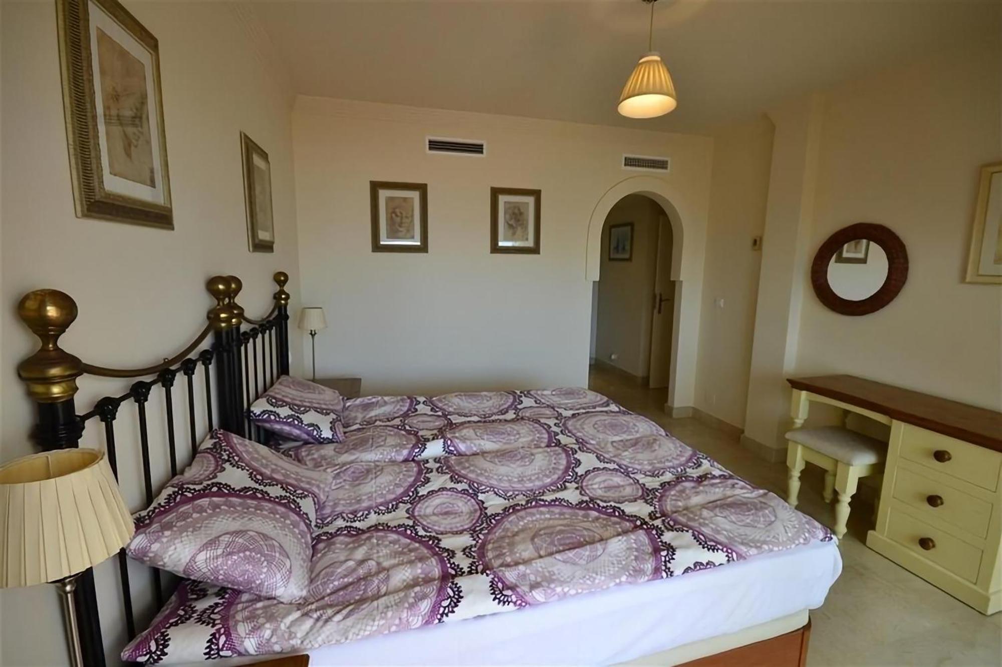 Seaside Vista Terrace: Panoramic Costa Del Sol Retreat Apartment *