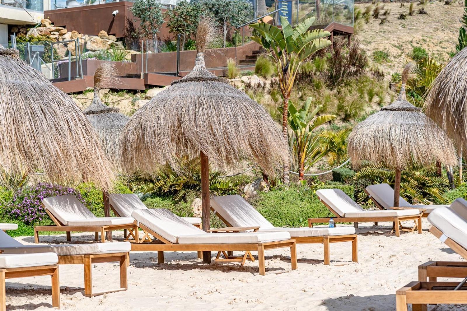 Apartment Paradise Lagoon Alcazaba By Hostlovers