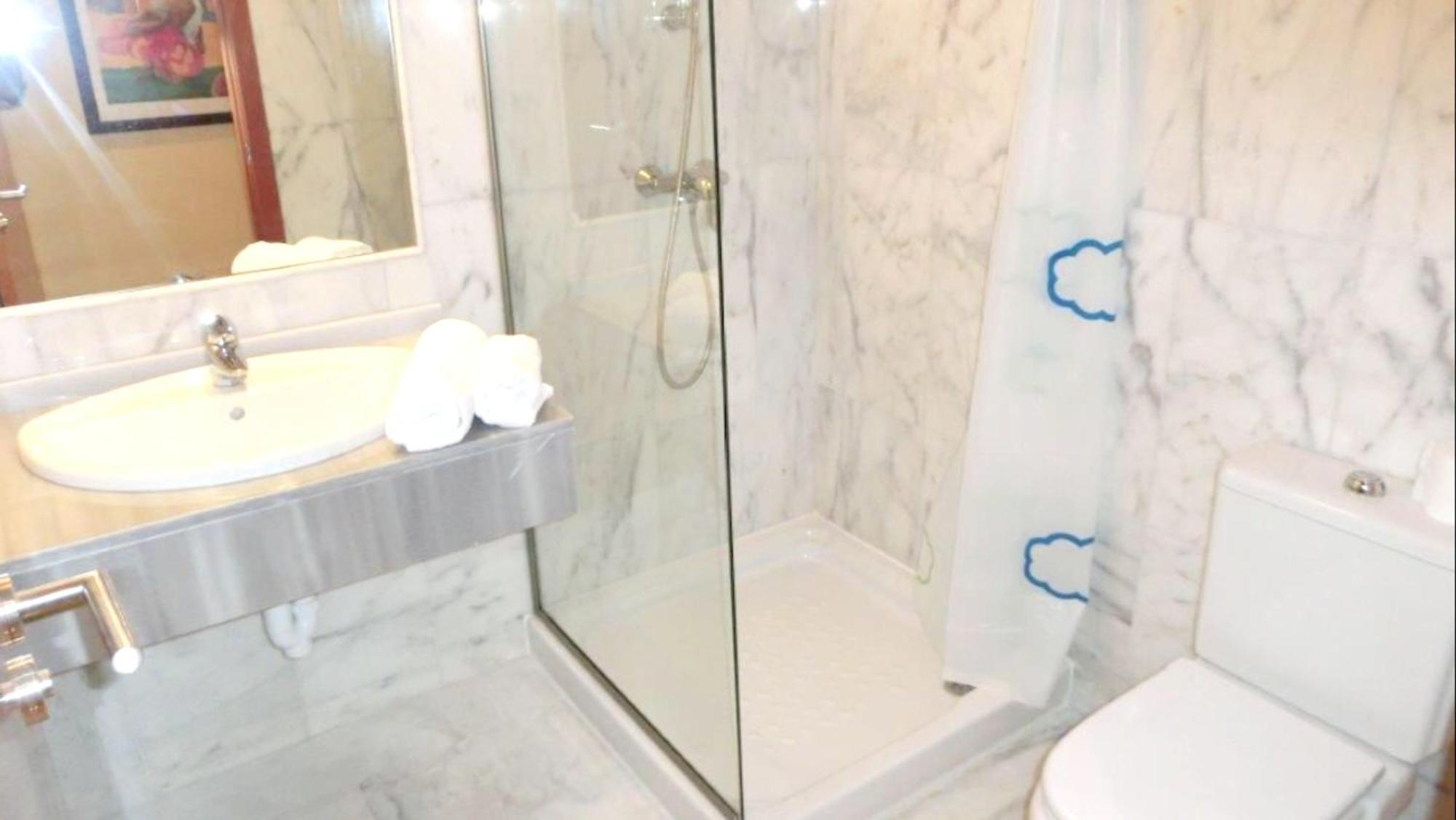 Elegant In Benahavis With Shared Pool 100 M² Apartment Estepona